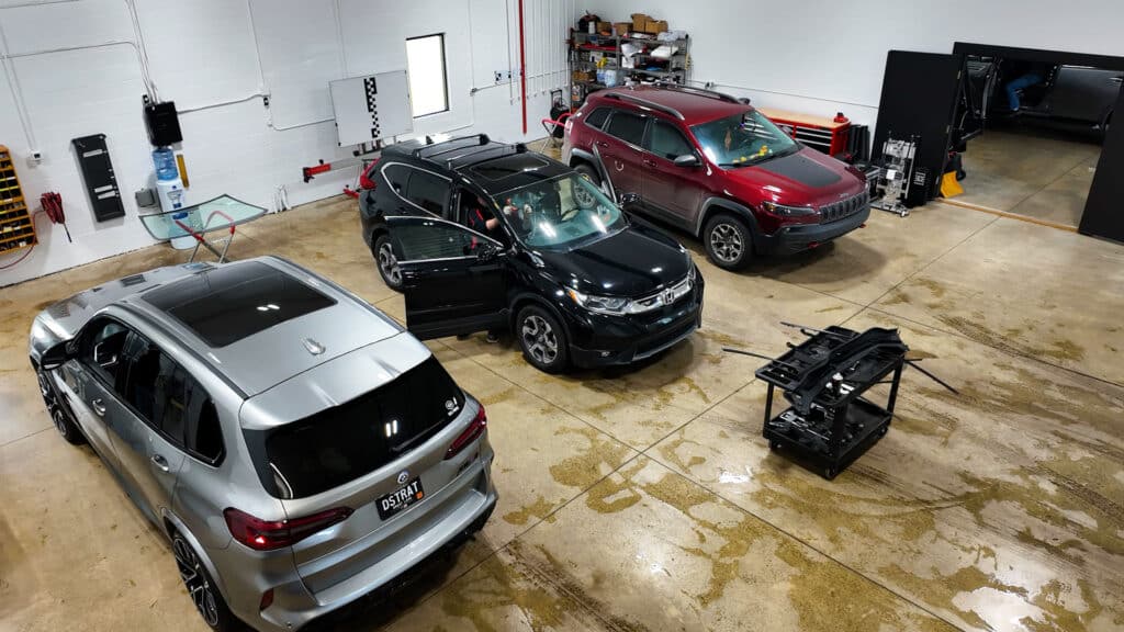 Action Glass Service garages