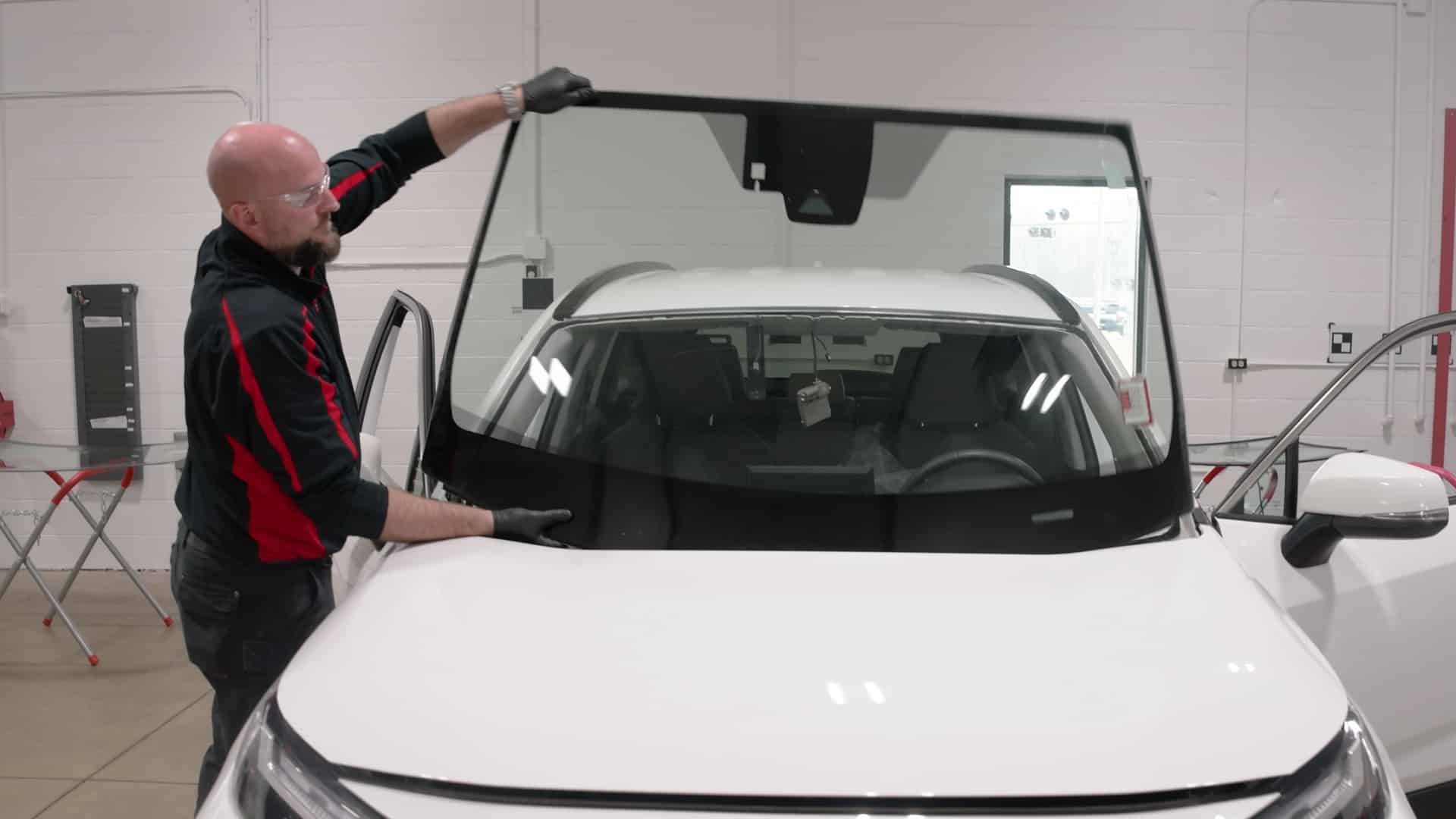 Removing Windshield from Vehicle